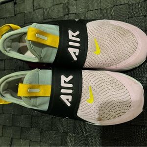 Girls Nike air tennis shoes